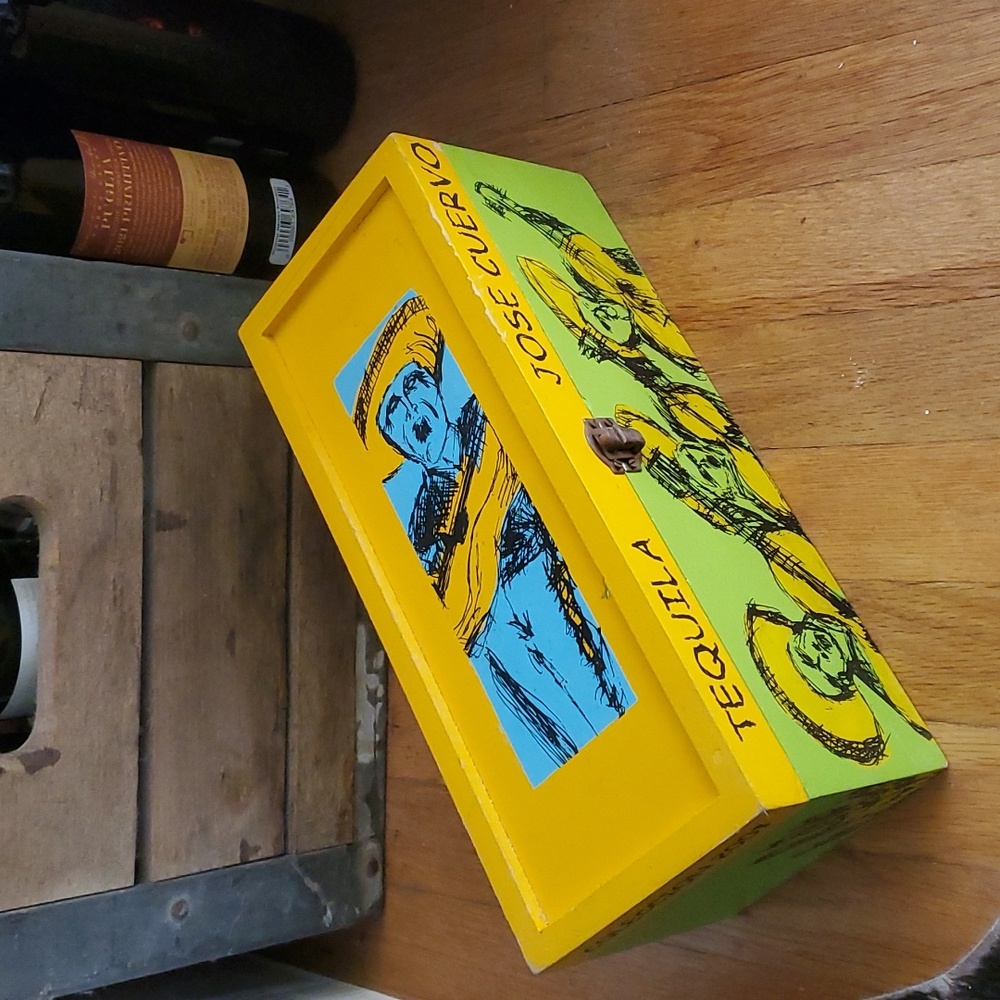 2001 JOSE CUERVO Tequila Wooden Box